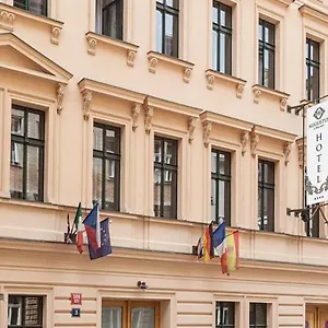 https://augustus-et-otto.praguehotelsweb.com